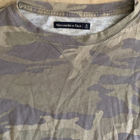 Abercrombie long sleeve tee - Picture 3 of 3